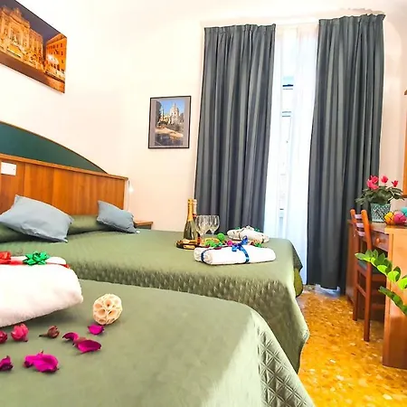 A Casa Simpatia - A Richiesta Parcheggio Gratuito ! 2* Ρώμη