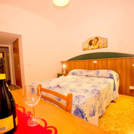 A Casa Simpatia - A Richiesta Parcheggio Gratuito ! Vendégház Róma