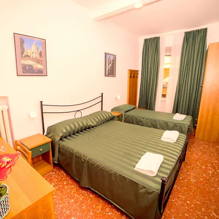 A Casa Simpatia - A Richiesta Parcheggio Gratuito ! Vendégház