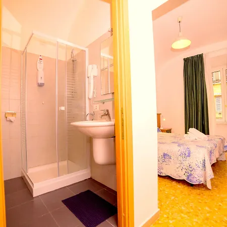 Vendégház A Casa Simpatia - A Richiesta Parcheggio Gratuito ! Róma