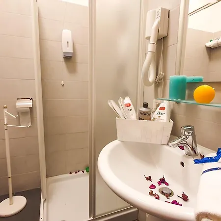 Vendégház A Casa Simpatia - A Richiesta Parcheggio Gratuito ! Róma