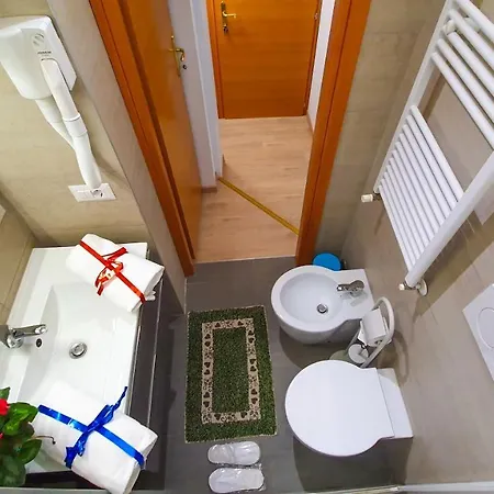 A Casa Simpatia - A Richiesta Parcheggio Gratuito ! 게스트하우스 2*